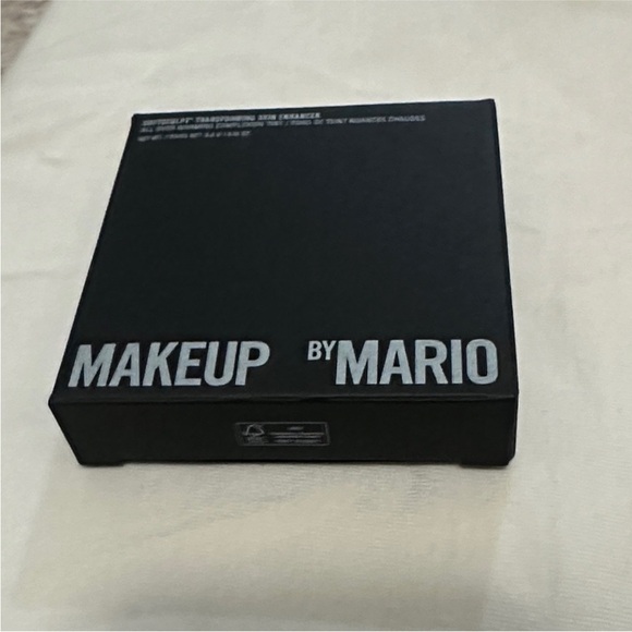 Makeup by Mario - Softsculpt Transforming
Skin Perfector - Picture 2 of 3